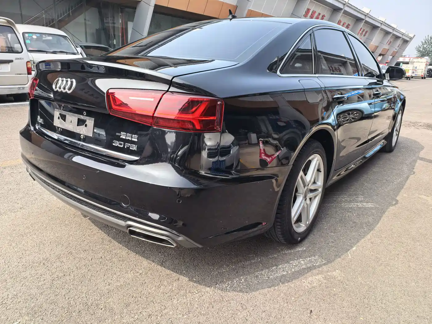 Фото 4 - Audi A6L