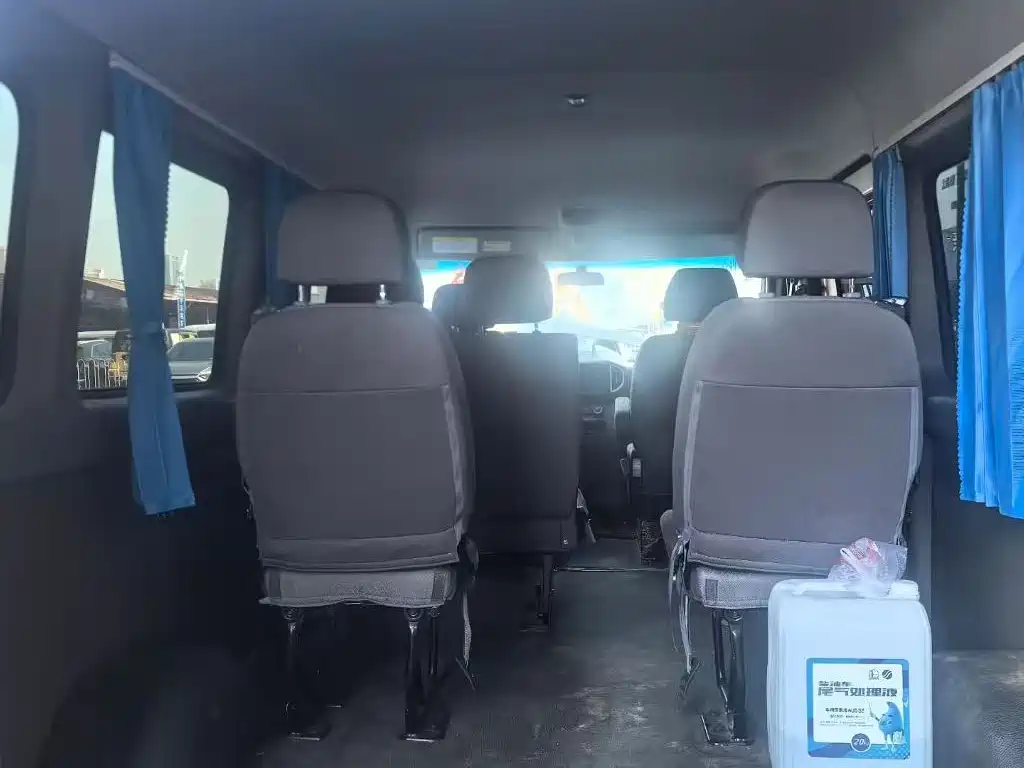 JAC Star锐 2022 2022 2.0T Fuel King PLUS Express Edition Short Wheelbase 6-7 Seater HFC4DB3-2E4