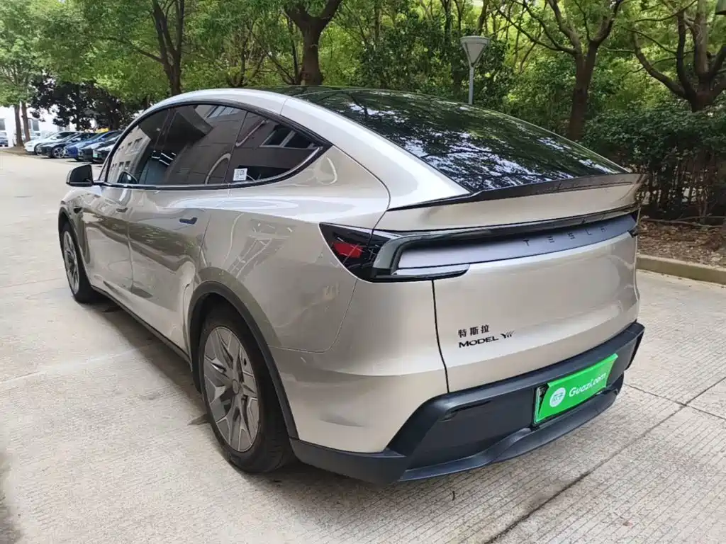 Tesla Model Y L 2026 2025 Facelift Long Range AWD
