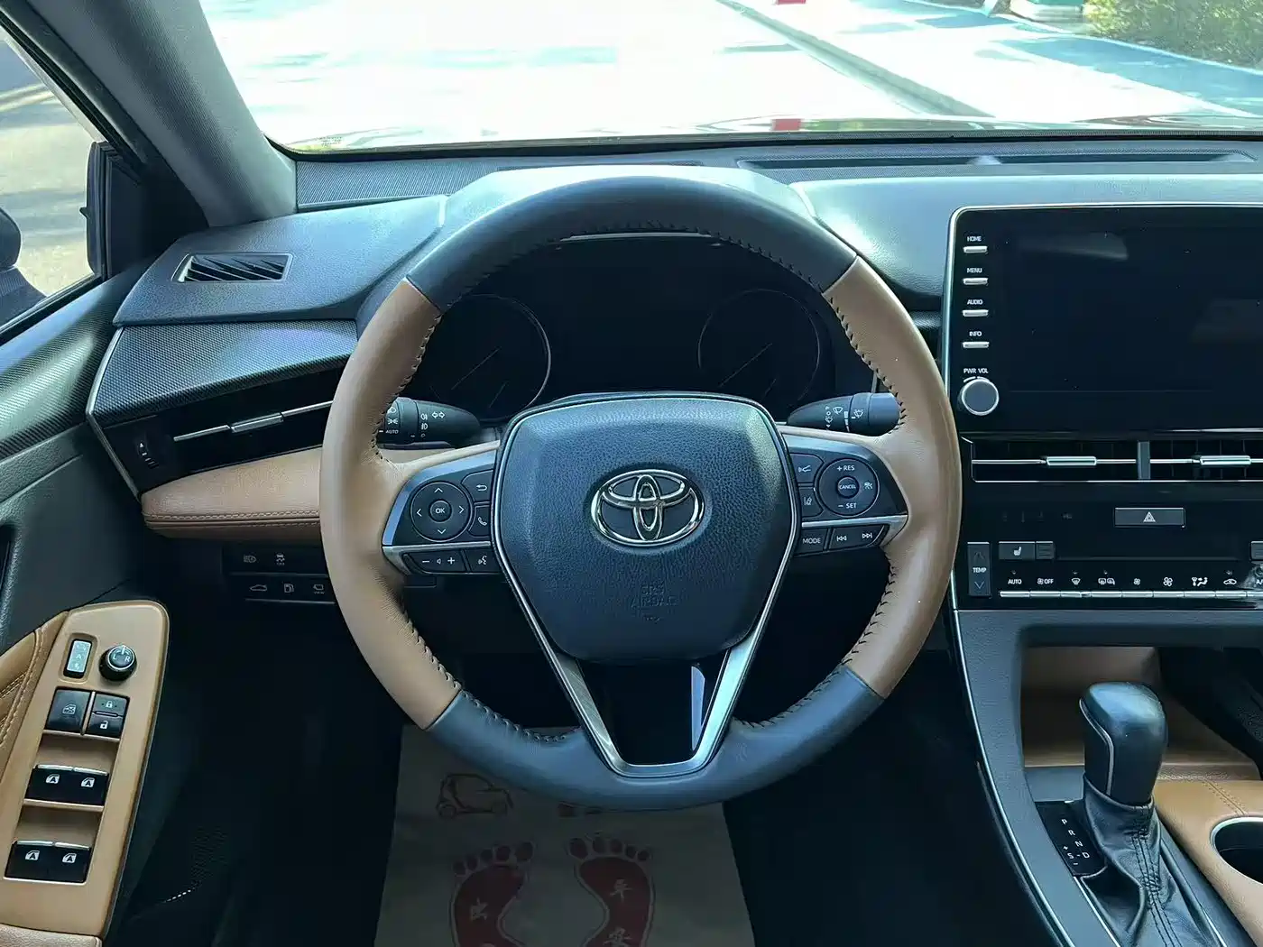 Toyota Avalon 2019 Hybrid 2.5L XLE Premium Edition China VI фото 13