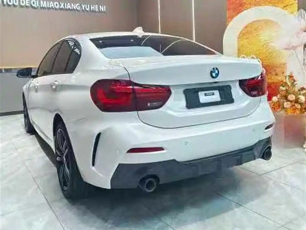 BMW 1 Series 2021 120i M Sport фото 7