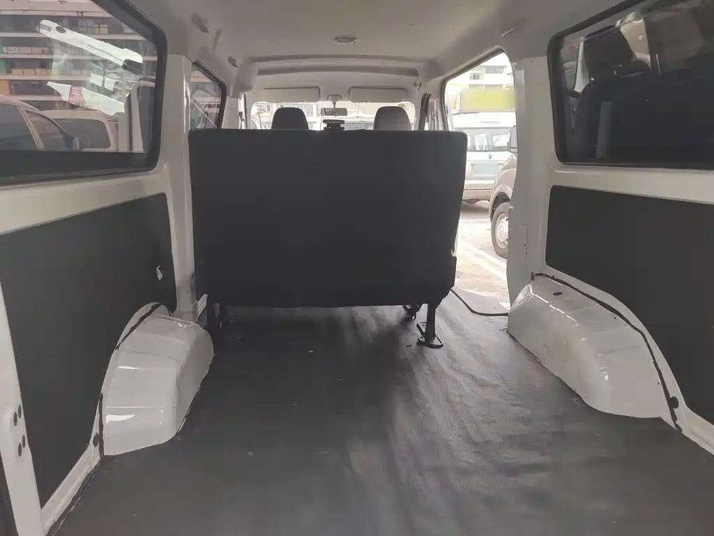 Changan Kaicheng Changan Ruixing EM80 2025 2025 Passenger Version Comfort 6-seater 300km Dual Swing Doors
