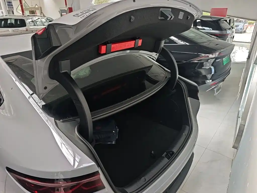 BYD Han 2026 2025 DM-i Smart Drive Edition 125KM Premium