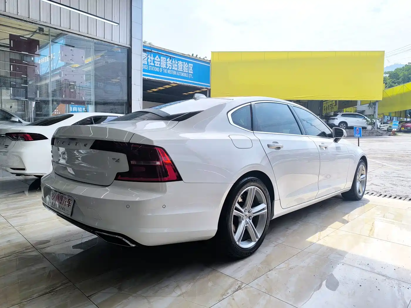 Фото 11 - Volvo S90