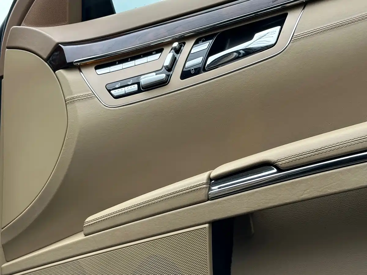 Фото 14 - Mercedes-Benz S-Class