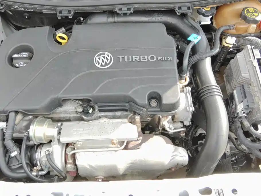 Photo 10 - Buick Verano