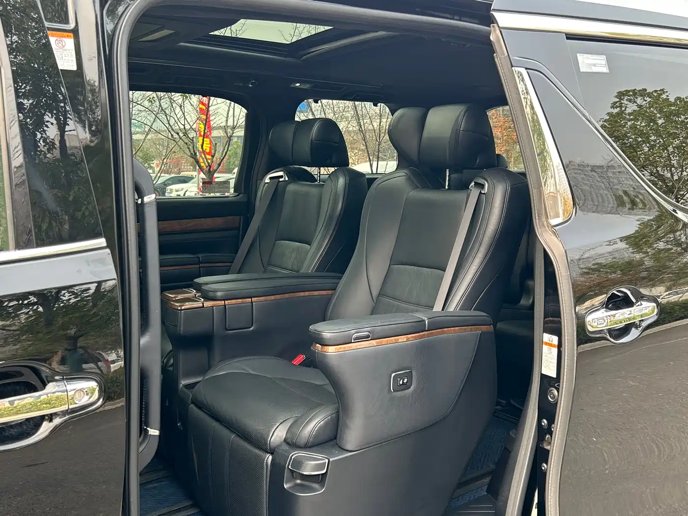Toyota Alphard 2018 3.5L Premium фото 6
