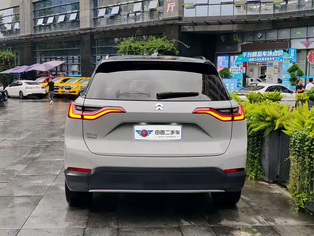NIO ES8 2019 2018 Founder Edition
