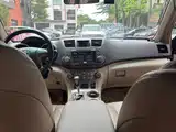 Фото 11 - Toyota Highlander