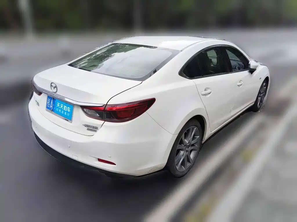 Фото 2 - Mazda Atenza