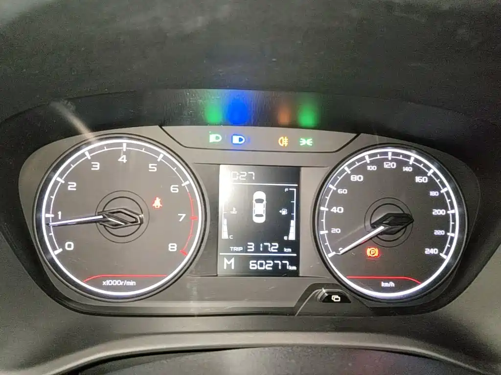Фото 12 - Geely Vision X3