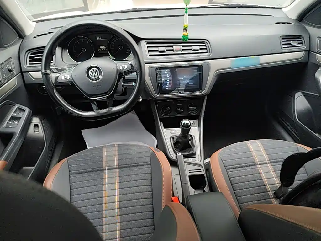 Фото 10 - Volkswagen Lavida