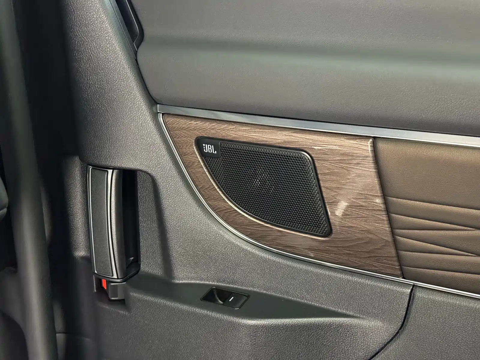 Фото 16 - Toyota Vellfire