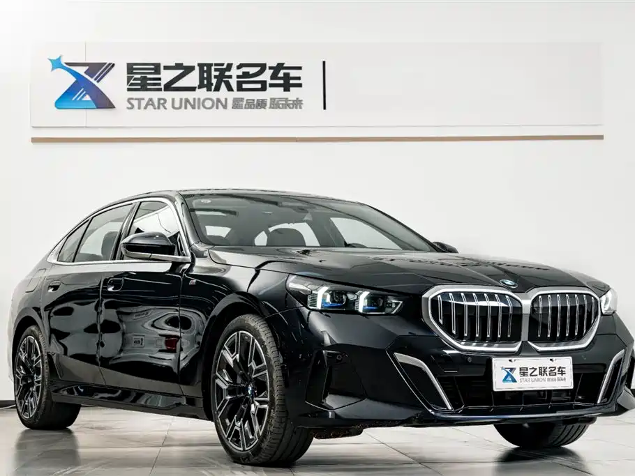 BMW 5 Series 2025 530Li Premium M Sport Package фото 5