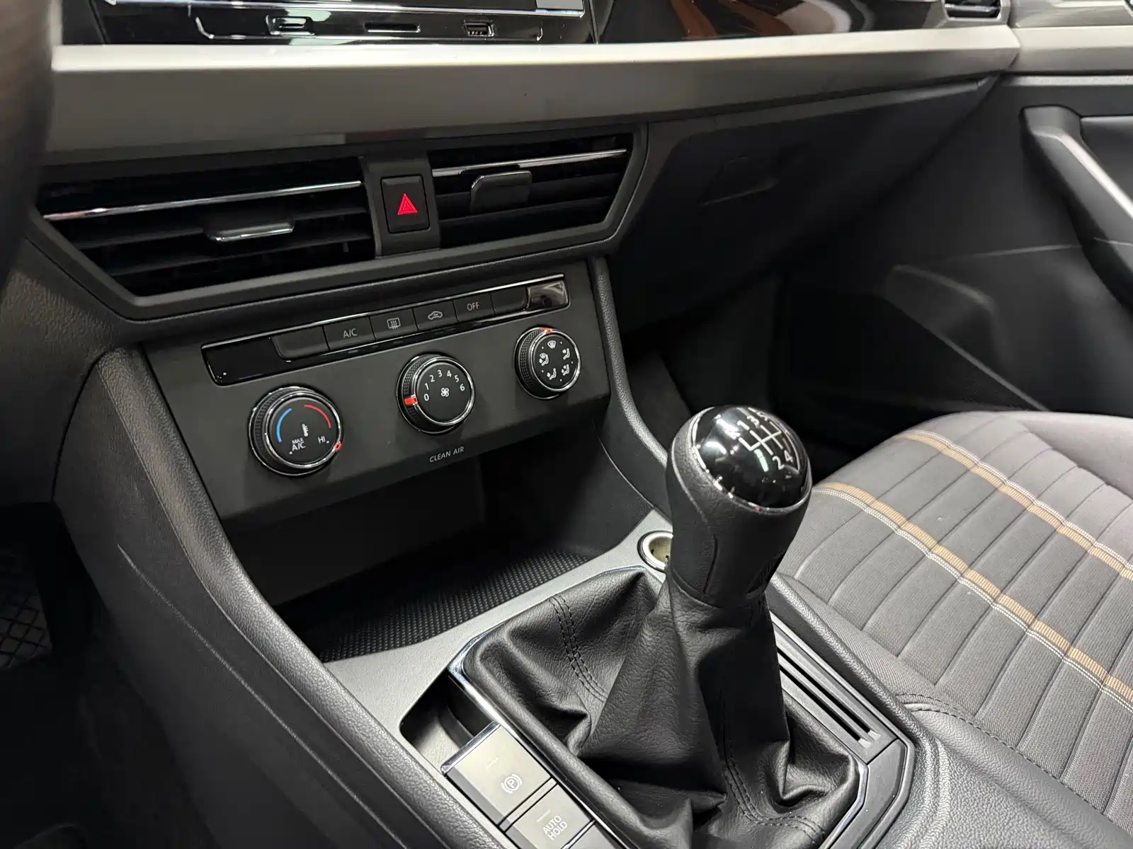 صورة 12 - Volkswagen Lavida