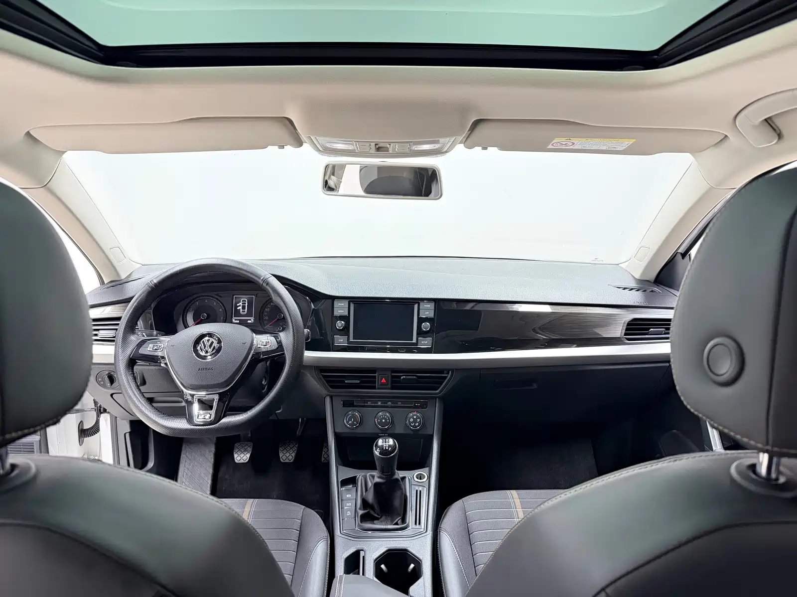 صورة 9 - Volkswagen Lavida