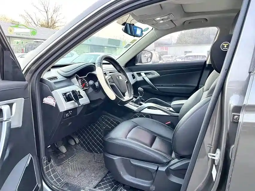 Фото 7 - Geely Atlas
