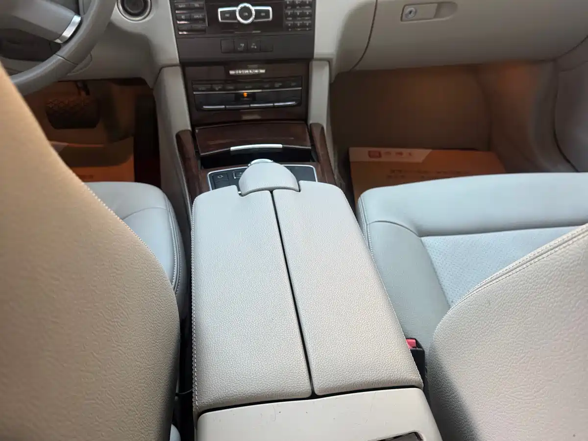 Mercedes-Benz E-Class 2013 Model E 260 L CGI Elegance фото 14