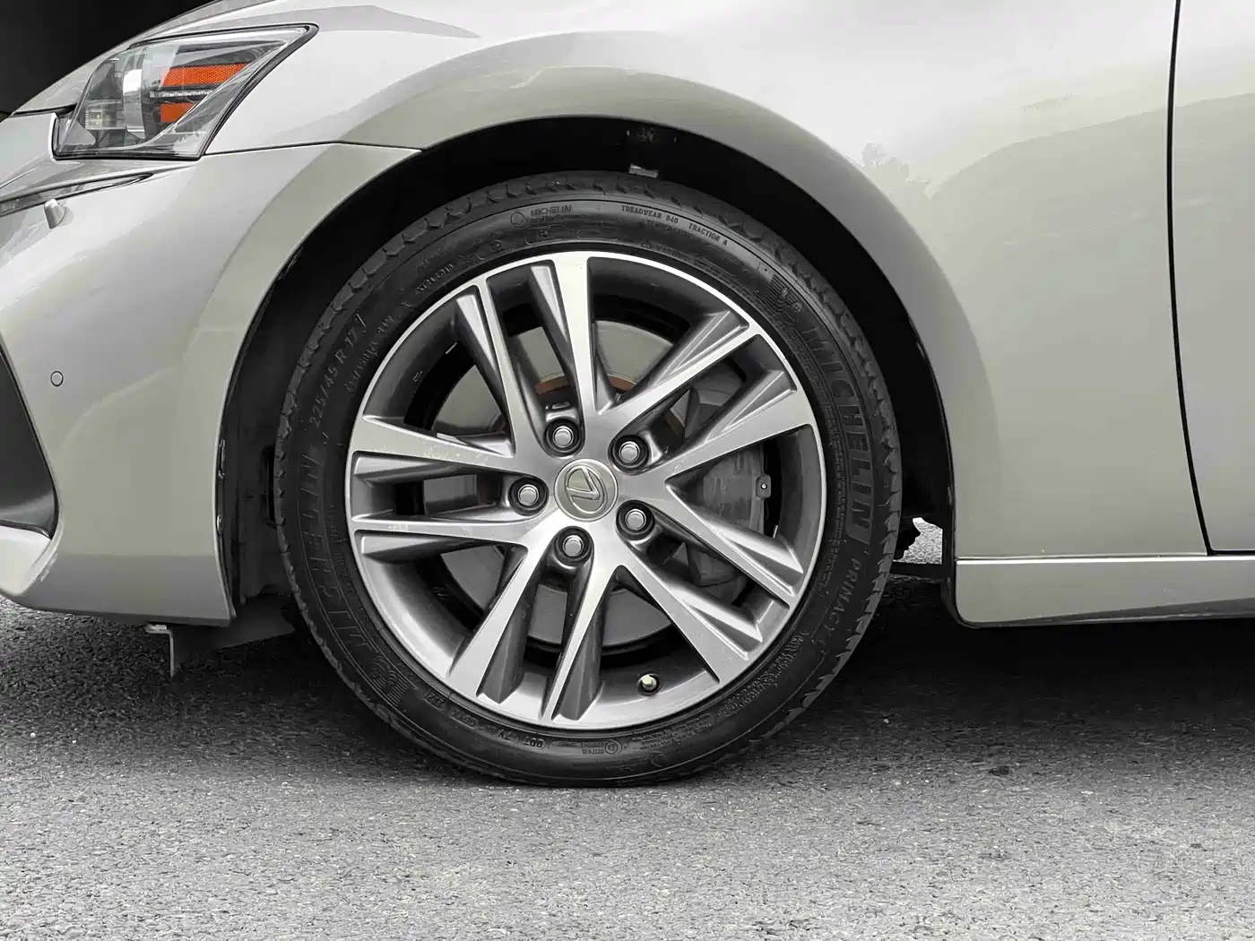 Lexus IS 2017 300 Leading Edition фото 33