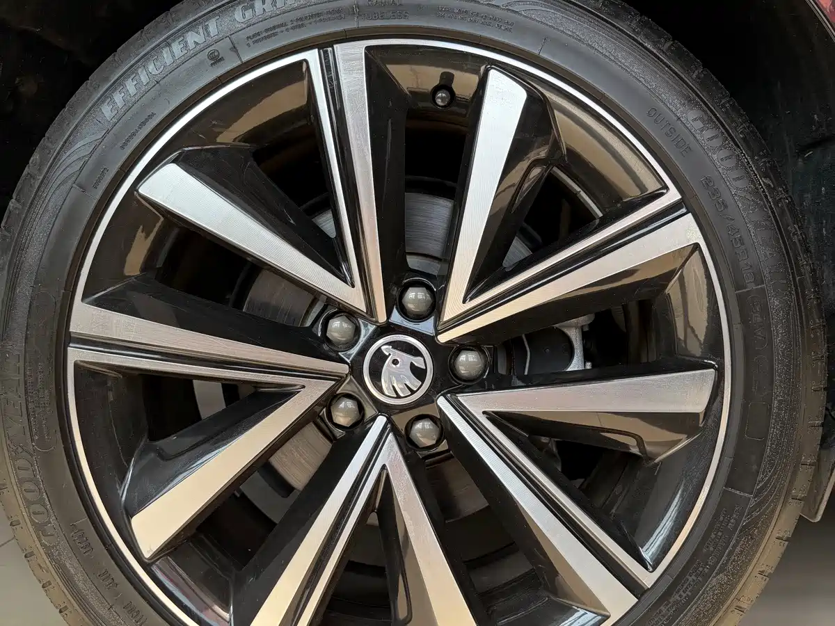 Photo 22 - Škoda Superb