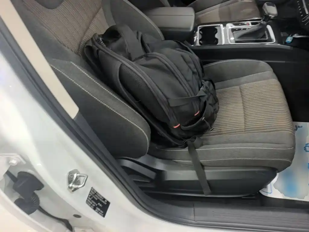 Besturn B70 2025 2025 Dragon Glory Edition 1.5T Premium