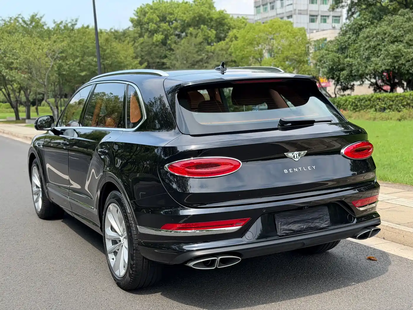 Bentley Bentayga 2025 2024 4.0T V8 Long Wheelbase