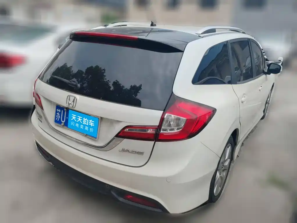 Фото 2 - Honda Jade