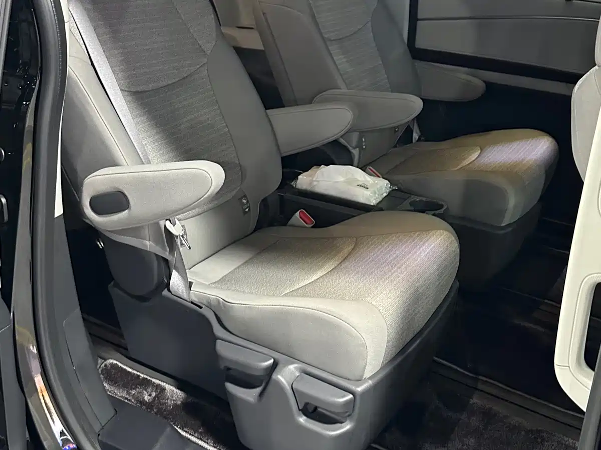Toyota Sienna 2026