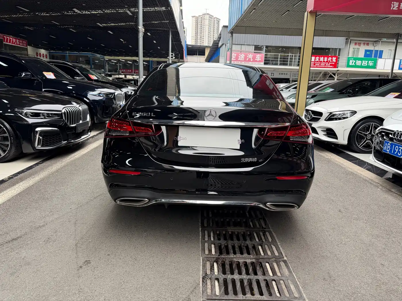 Фото 6 - Mercedes-Benz E-Class