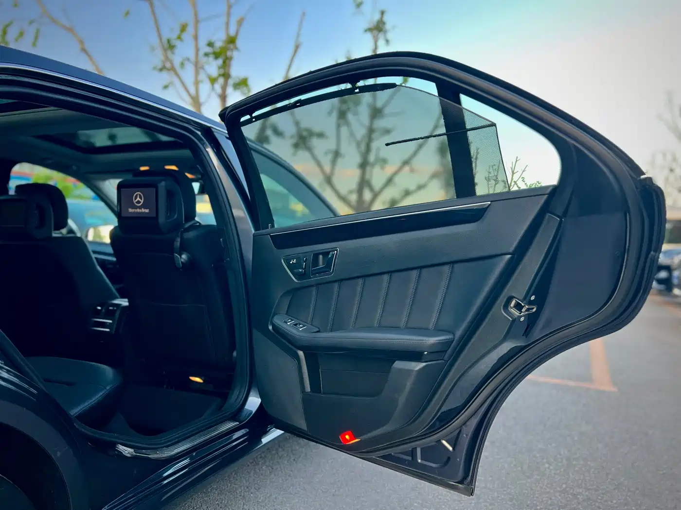 Mercedes-Benz E-Class 2010 E 300 L Fashion фото 34