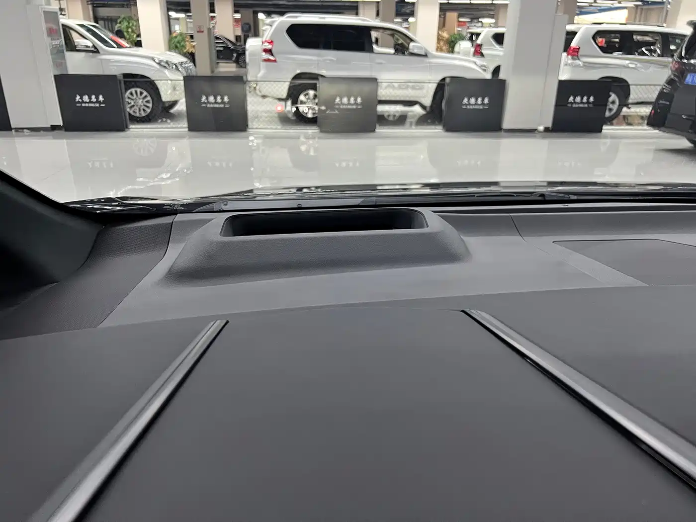 Lexus LM 2024 2023 500h 6-Seater Prestige Edition