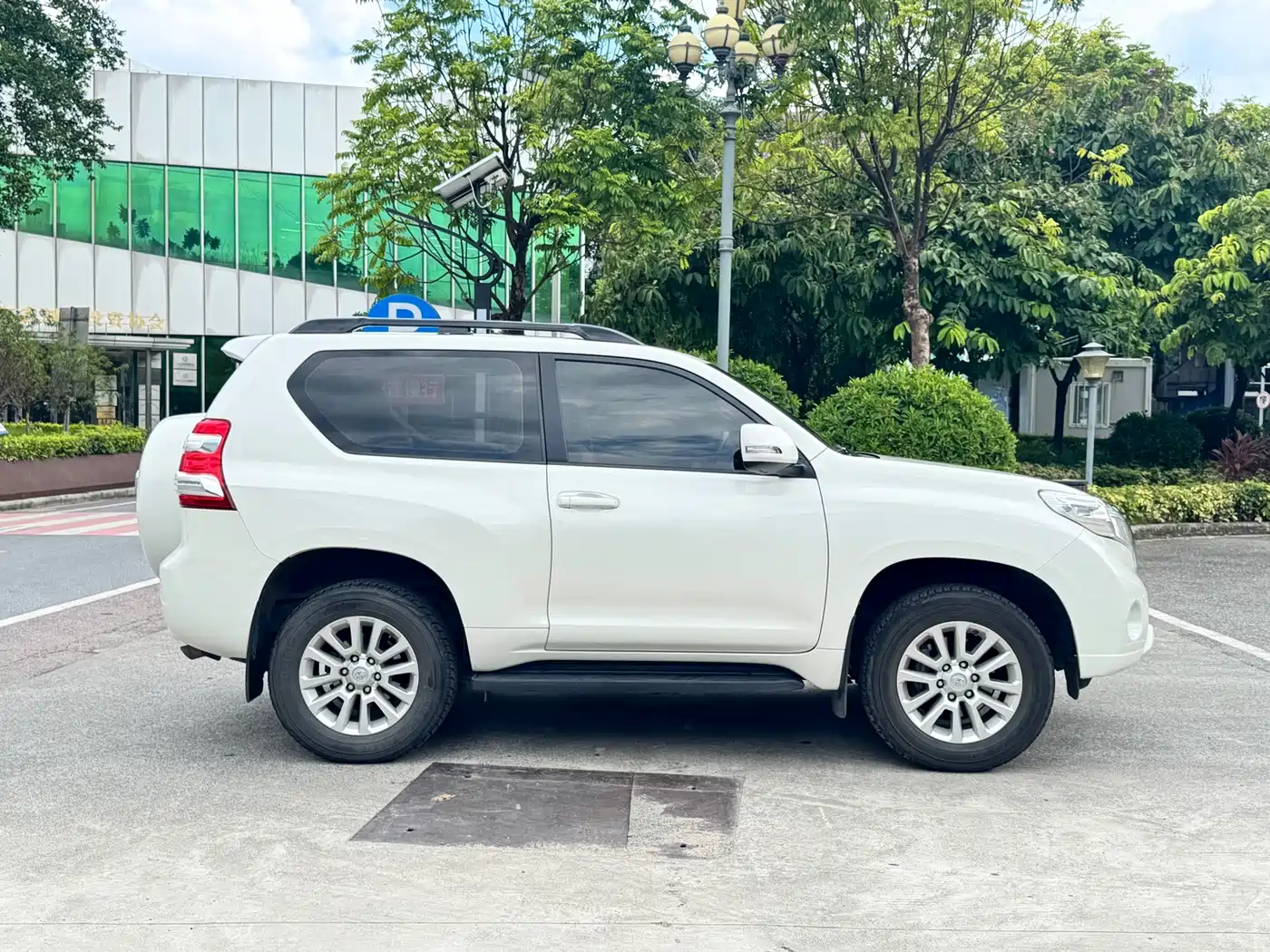2017 Toyota Prado (Import)