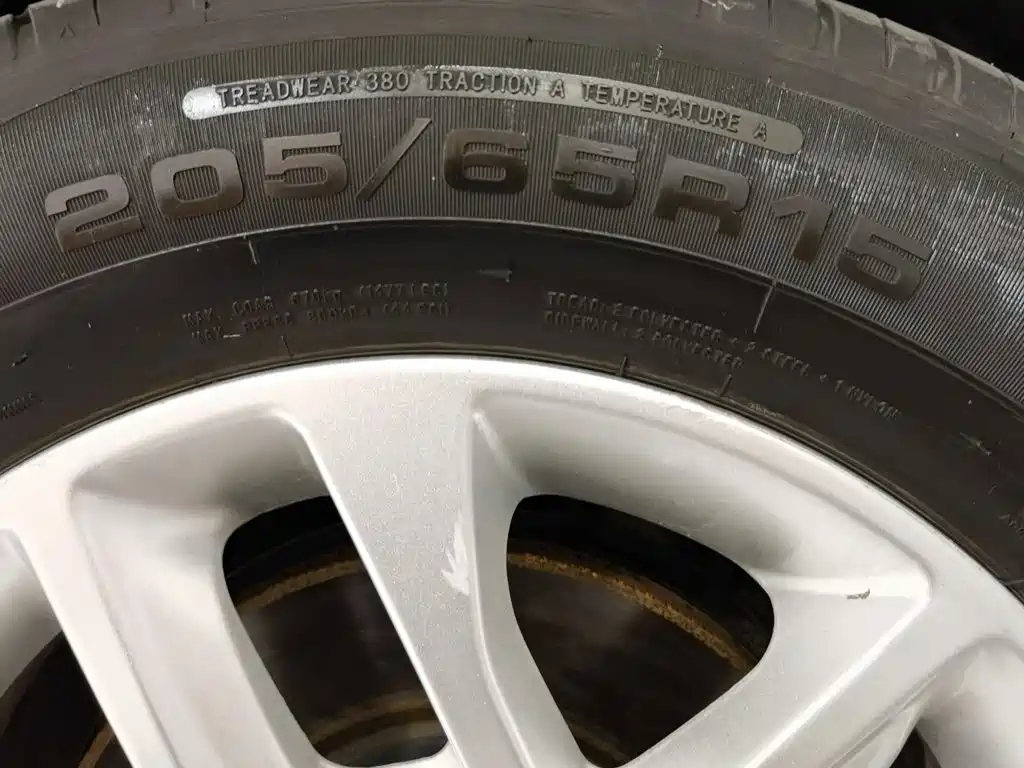 Фото 24 - Geely Emgrand
