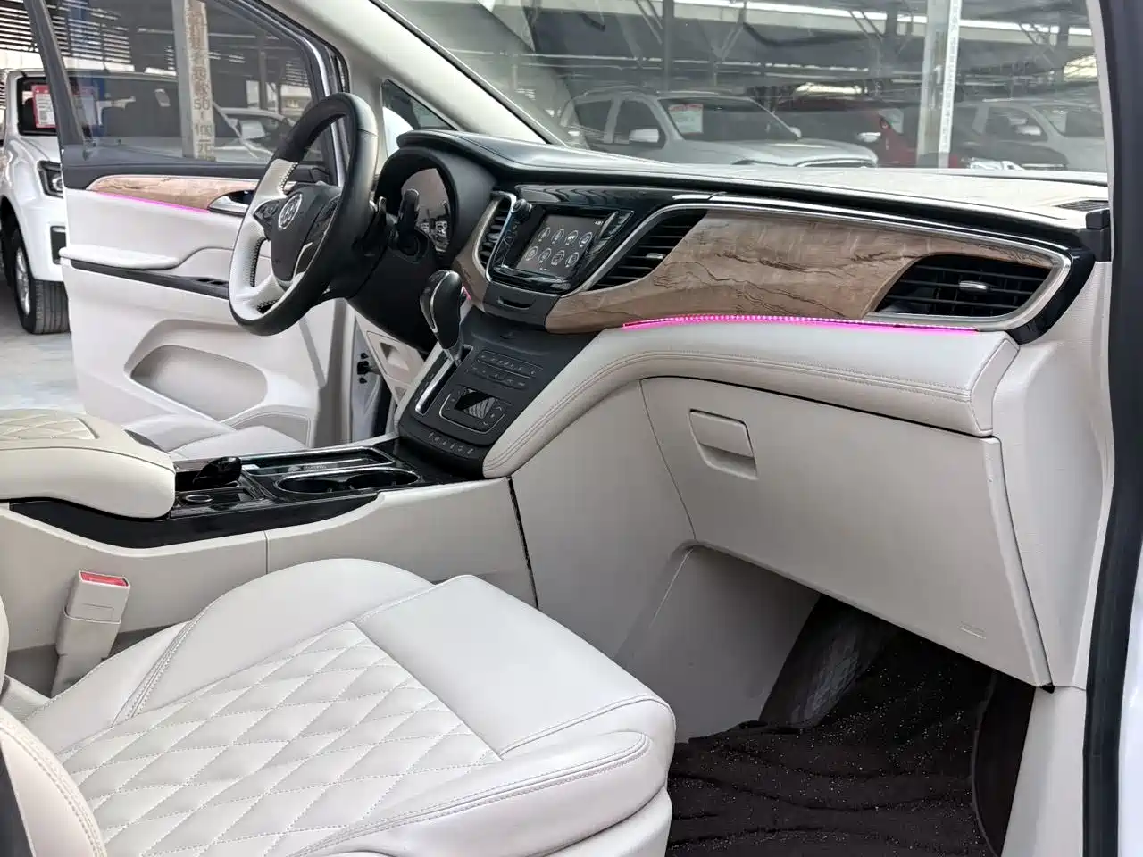 Buick GL8 2018 ES 28T Comfort Type China VI фото 9