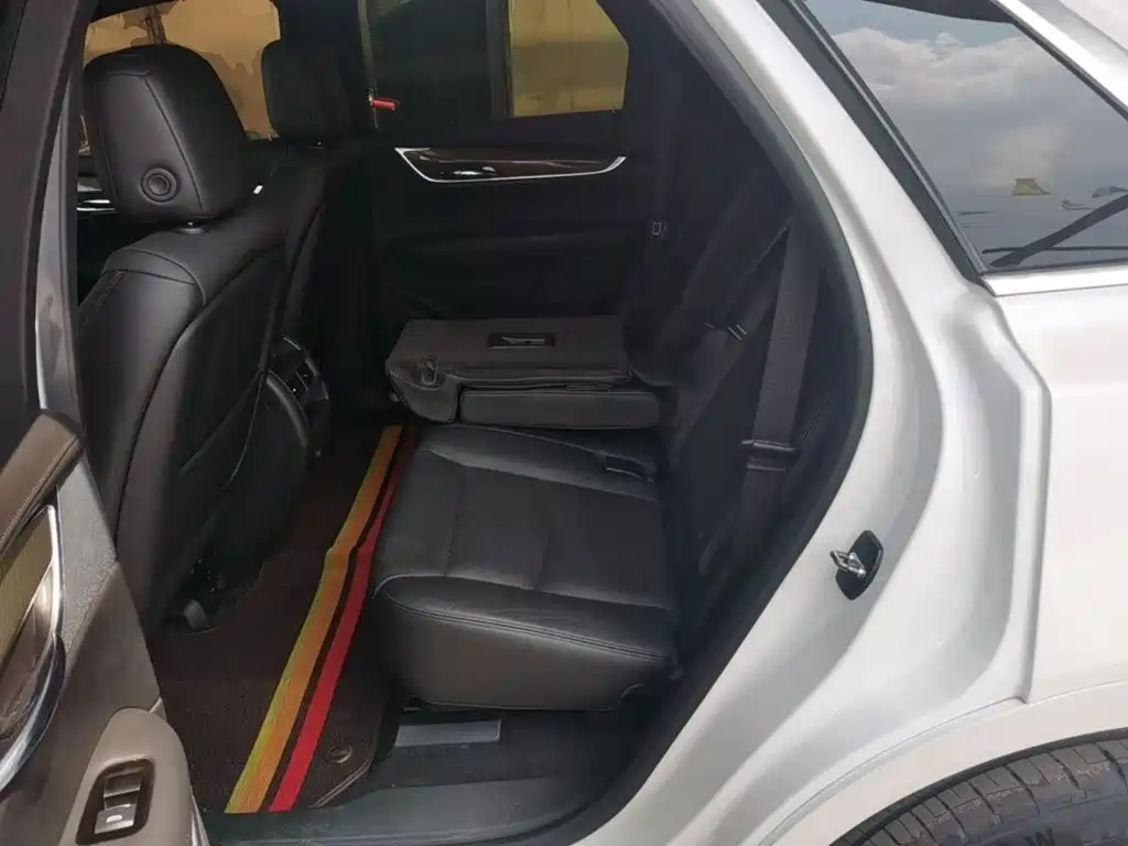 Photo 17 - Cadillac XT5