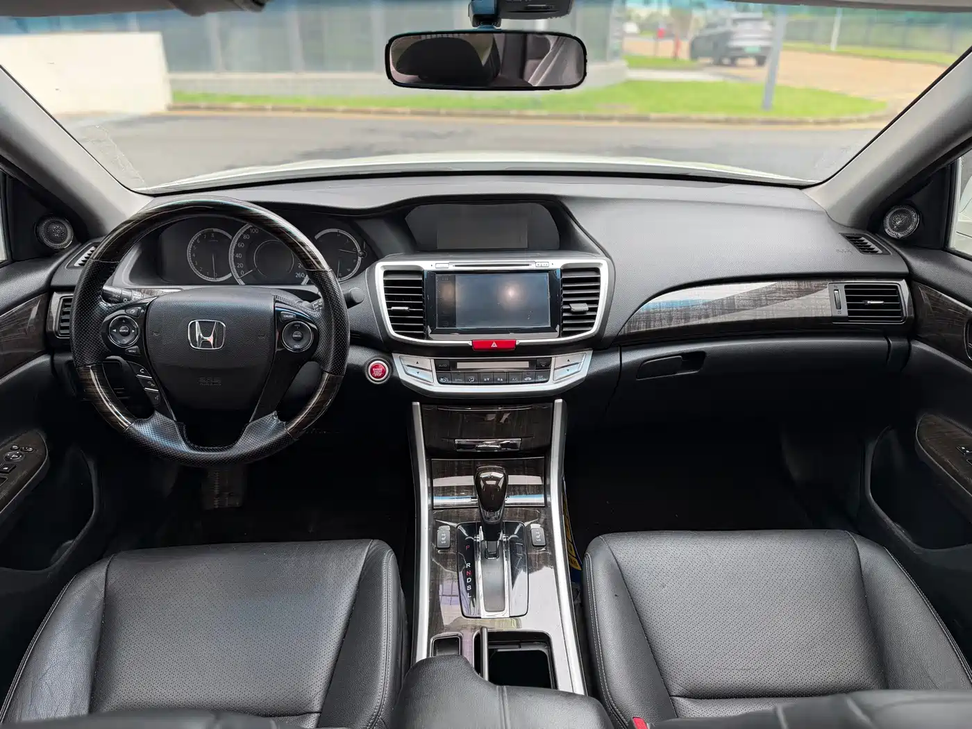 Фото 6 - Honda Accord