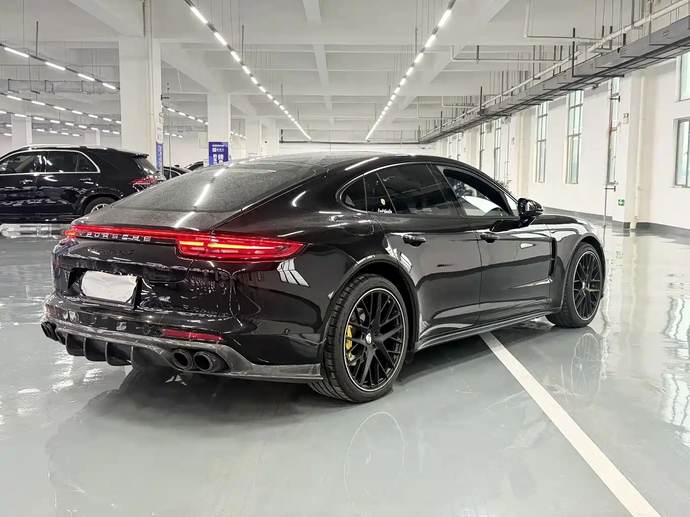 Фото 9 - Porsche Panamera