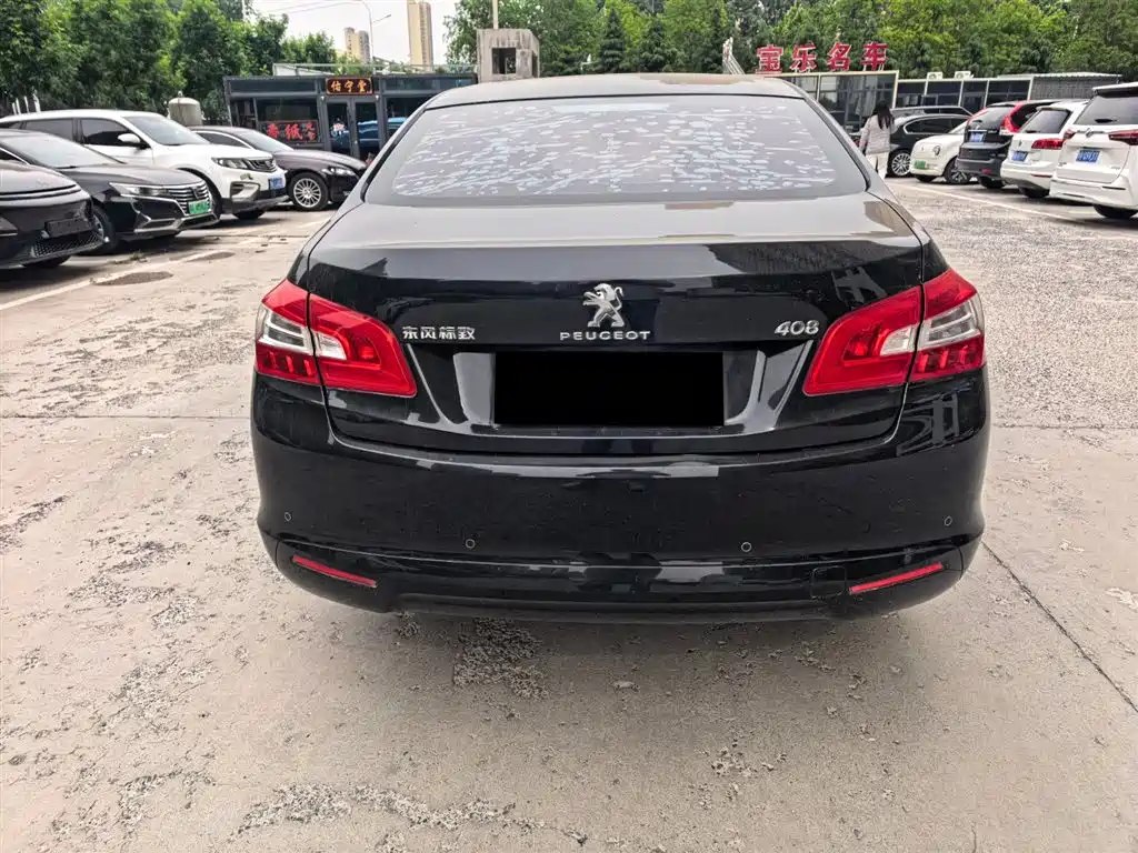 Peugeot 408 2015 Model 1.2T Automatic Luxury Edition фото 14