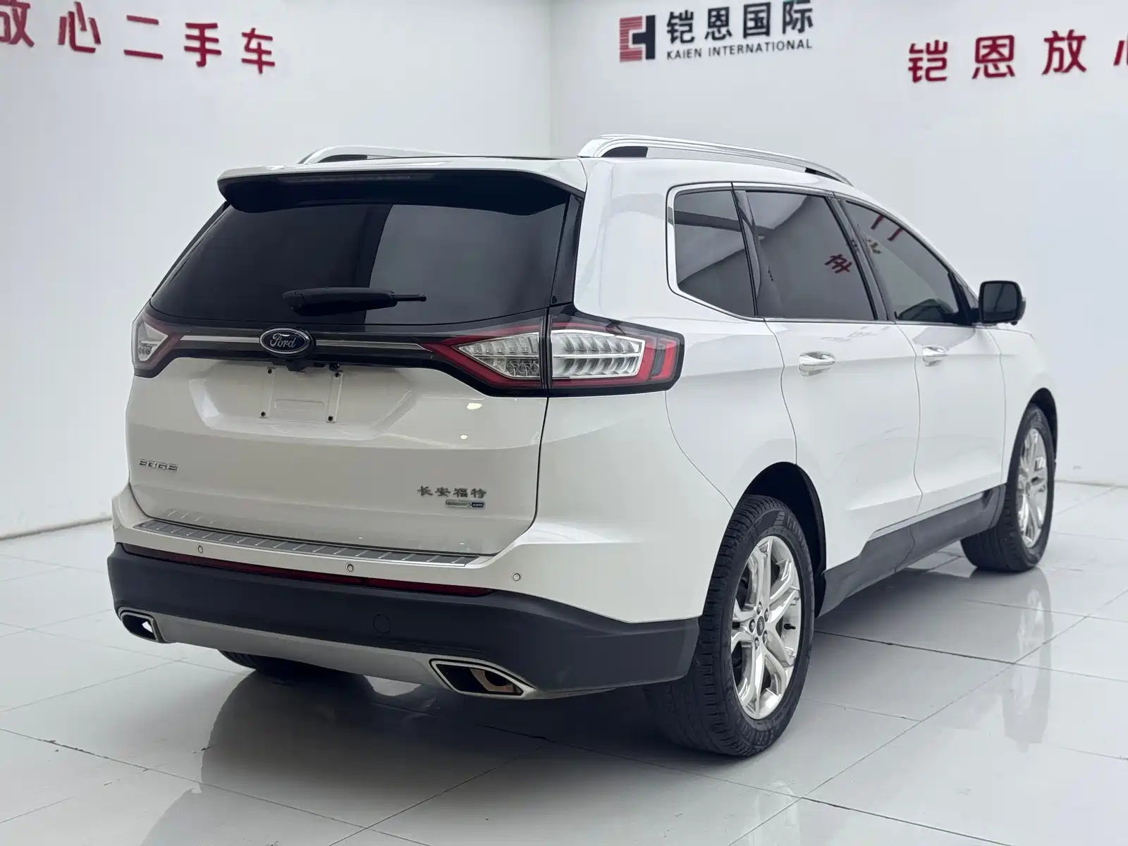 Фото 4 - Ford Edge