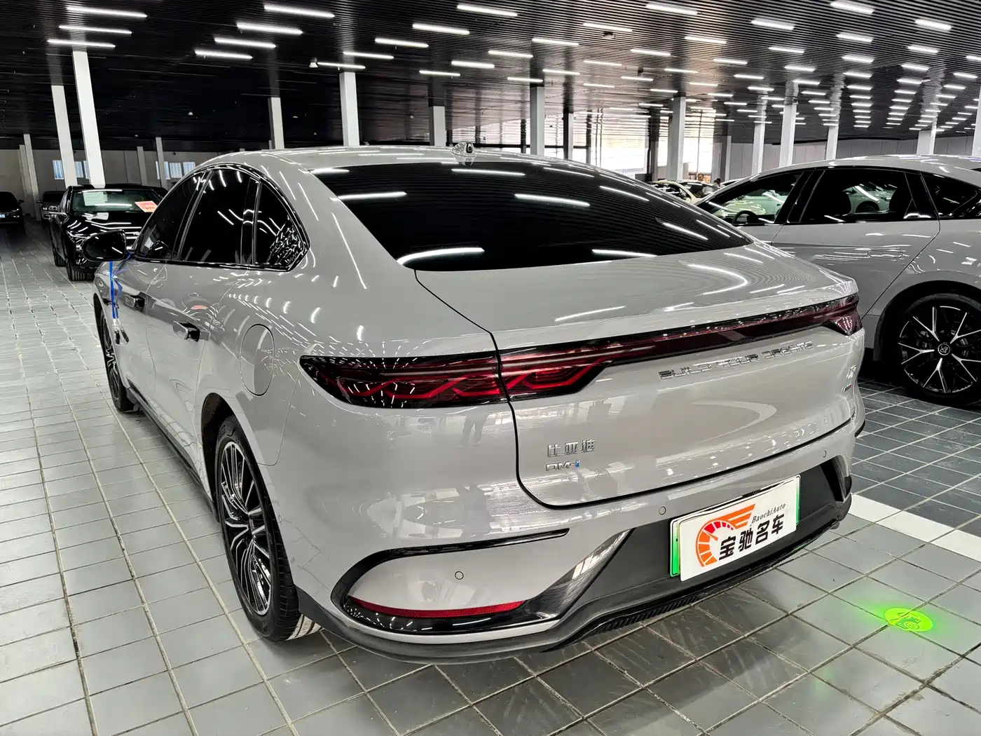 BYD Han 2025 DM-i 125KM LiDAR Smart Driving фото 14