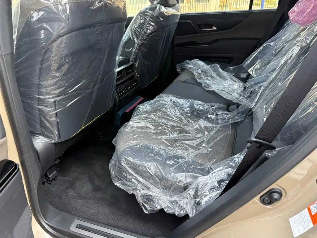 Фото 32 - Lexus LX