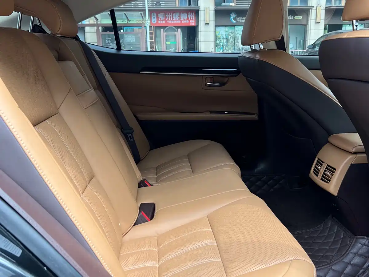 Lexus ES 2015 200 Comfort Edition фото 19