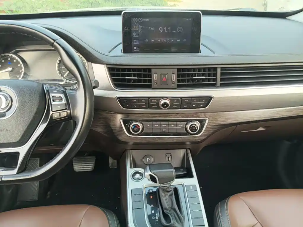 Photo 13 - Dongfeng Fengxing Jingyi X6