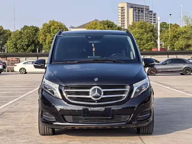 MERCEDES-BENZ V CLASS