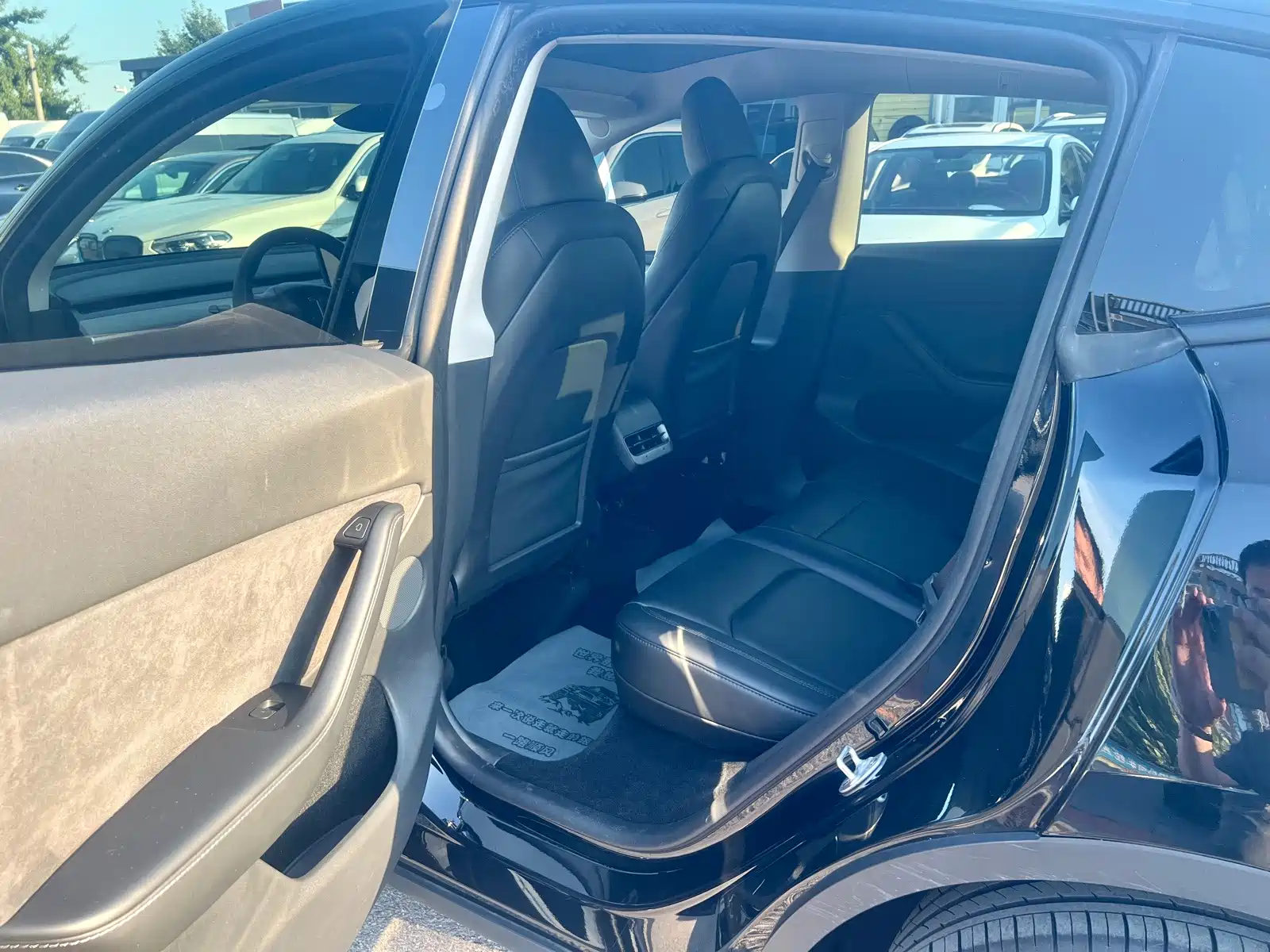 Photo 13 - Tesla Model Y