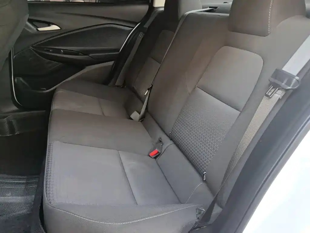 Photo 17 - Chevrolet Cavalier