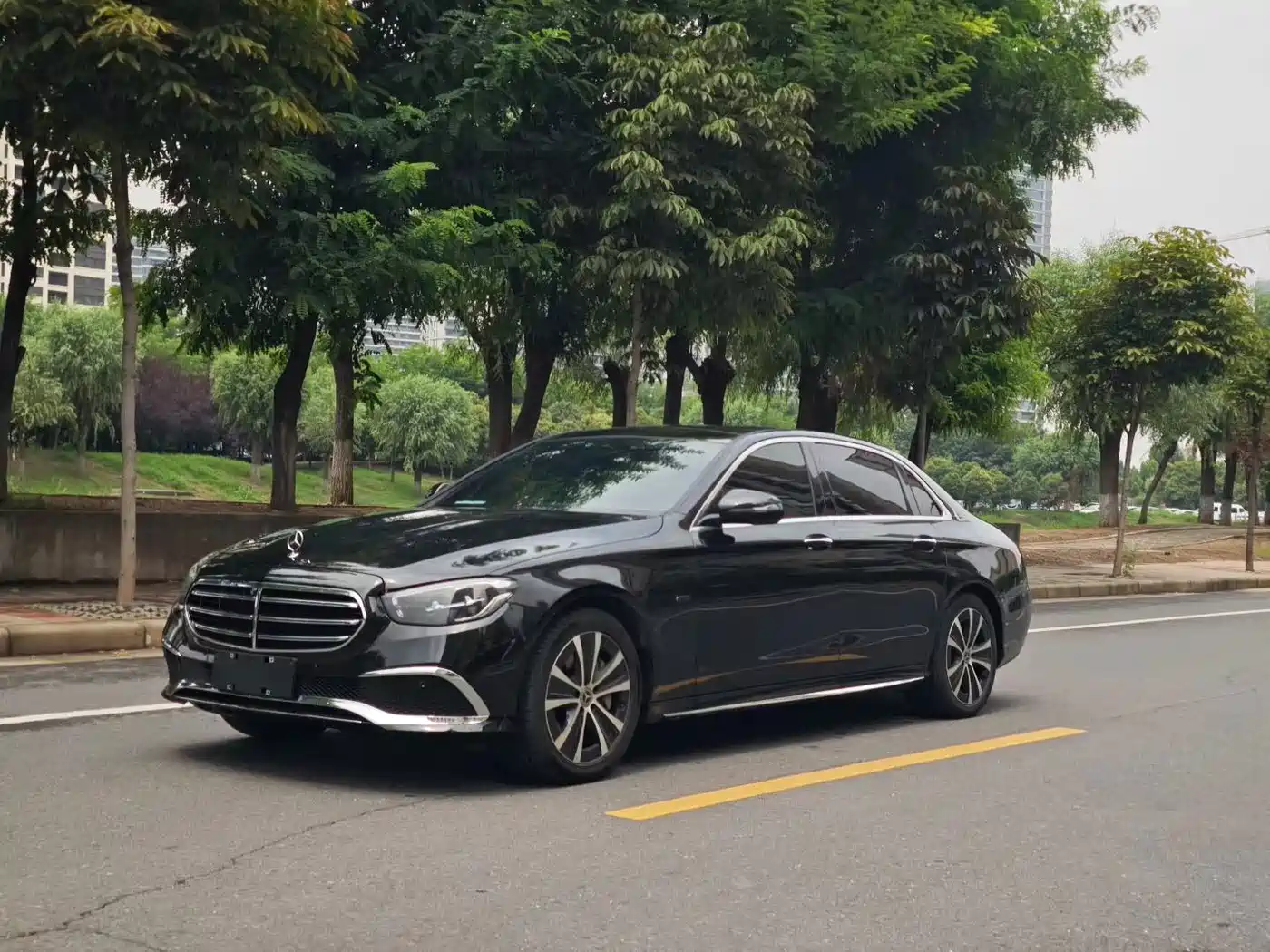 Mercedes-Benz Mercedes-Benz E-Class New Energy 2021 E 350 e L Plug-in Hybrid Sports Sedan