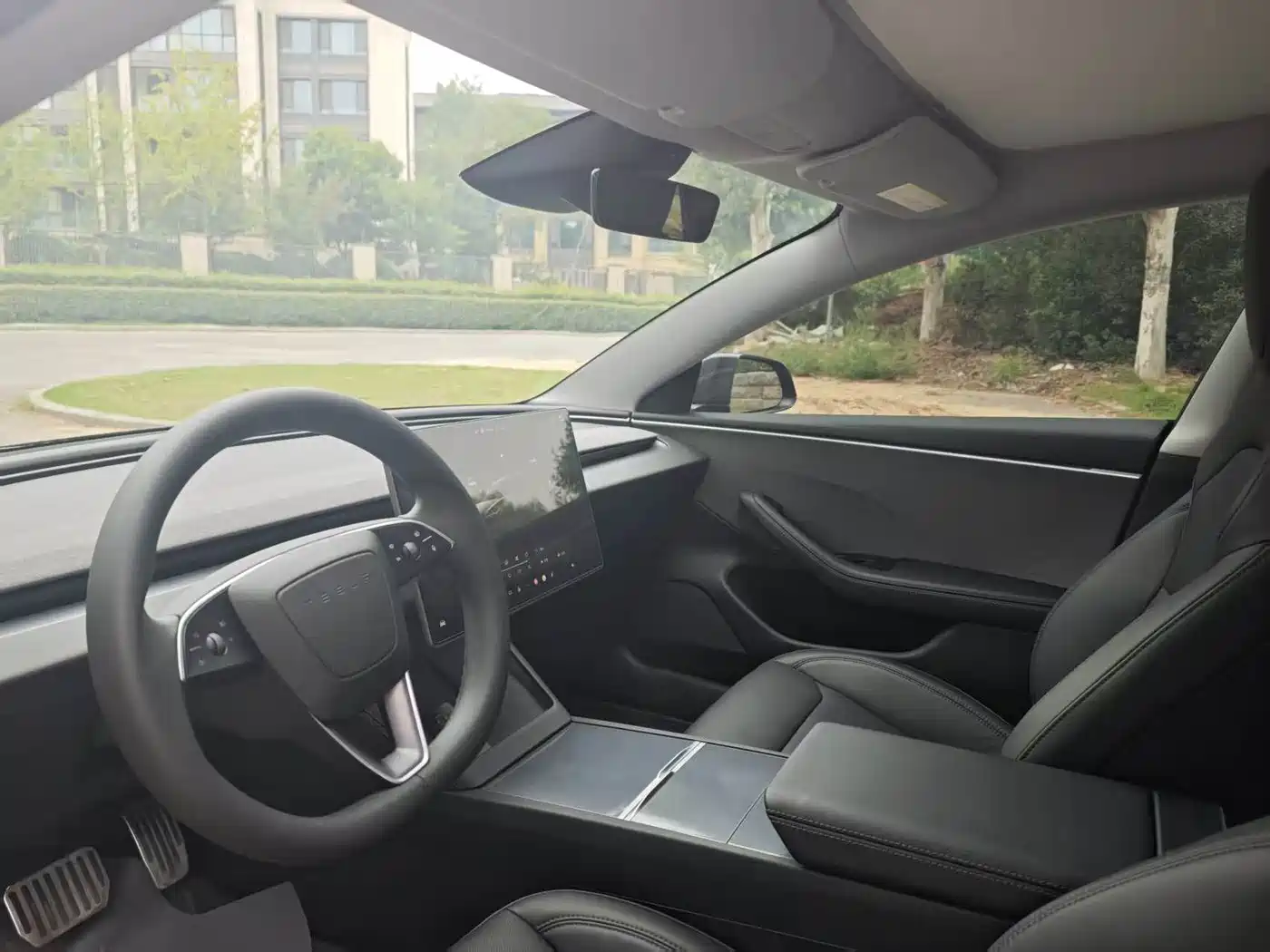Фото 4 - Tesla Model 3