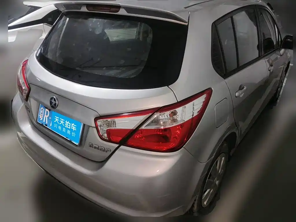 Venucia R50 2013 2013 1.6L Auto Fashion