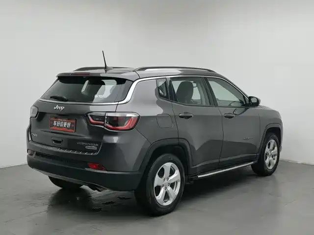 Jeep Compass 2019 200T Auto Family-Connected Large Screen Edition — фото 2